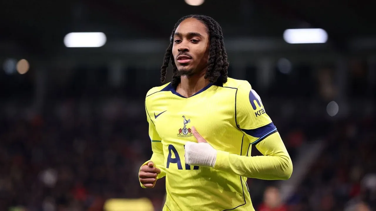 Inter Milan Hadapi Persaingan Sengit dari Liverpool untuk Djed Spence