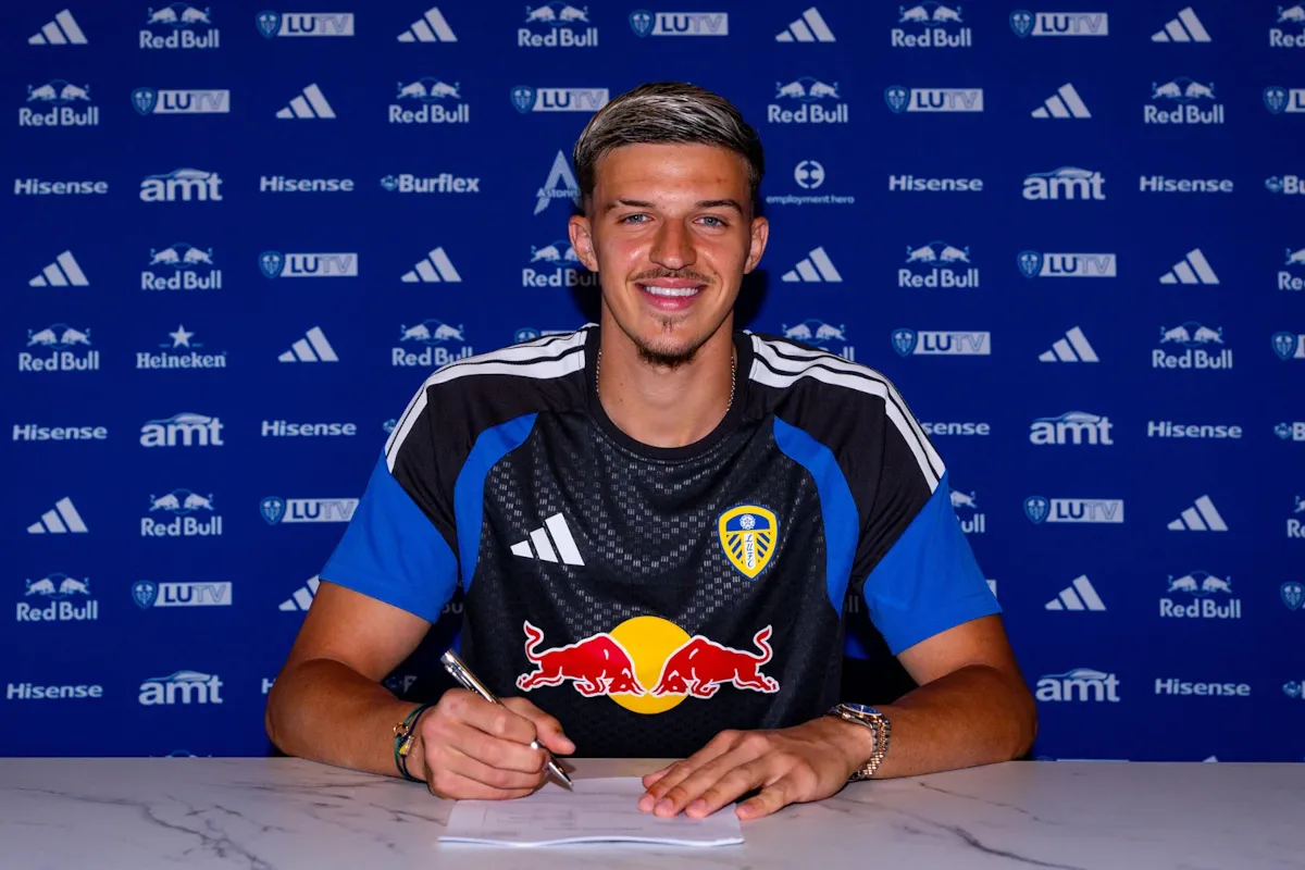 Leeds United Resmi Gaet Muharemovic dari Sassuolo dengan Nilai €40 Juta