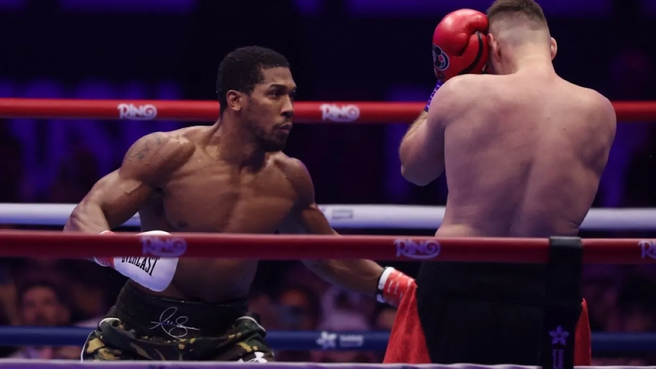 Usyk Puji Kebangkitan Anthony Joshua, Prediksi Bakal KO Tyson Fury