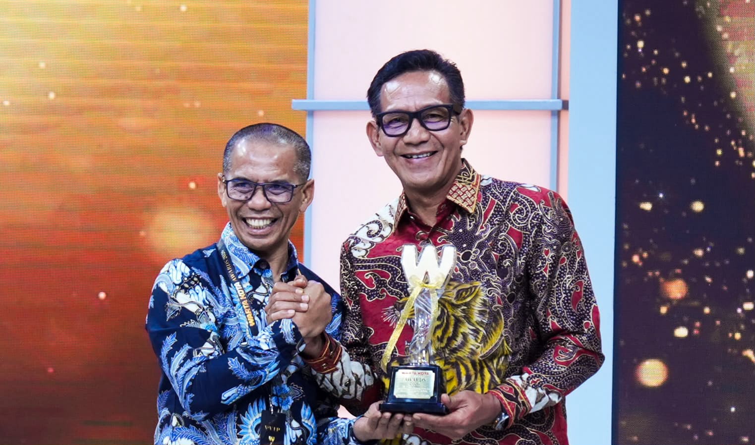 PLN Raih Penghargaan Warta Kota Award 2026 untuk Inovasi Pengaduan dan Respons Pelanggan Terbaik