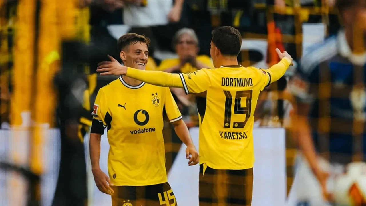 Duo Yunani Borussia Dortmund Tampil Mengesankan dalam Debut Bundesliganya
